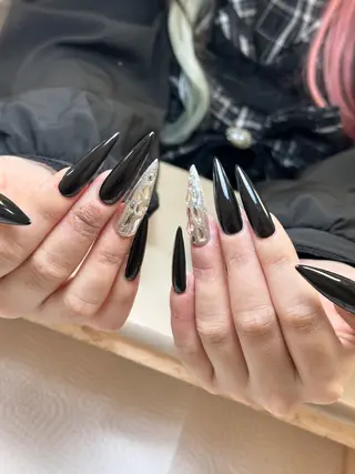 ネイル MoveOn所属・りん ✨のネイルデザイン