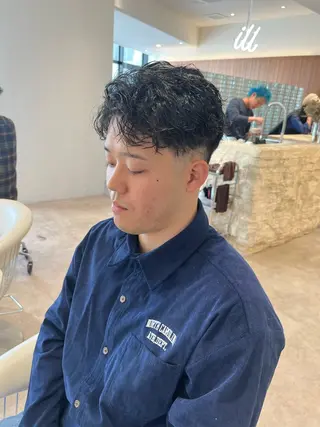 ショート soen所属・⚡メンズパーマフ ェードカットTomyのヘアスタイル