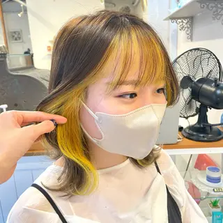 セミロング カラー SALOWIN池袋East店3F所属・インナーカラー 推し ブリーチ  髪質改善のヘアスタイル