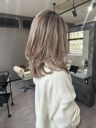 セミロング カラー Merlyosaka 早川未来のヘアスタイル