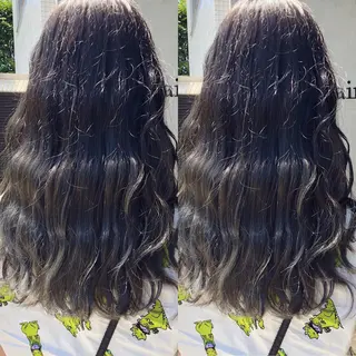 ロング カラー 荒木 依莉亜のヘアスタイル