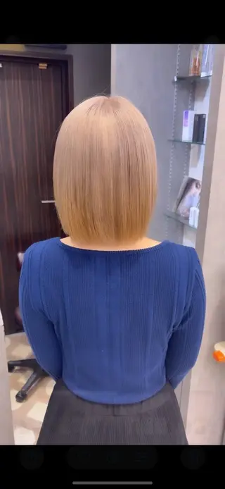 ミディアム カラー ミルクティー/ピンク /ブロンド 咲良のヘアスタイル