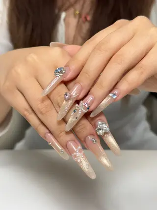 ネイル KIKI Nail所属・yolo ネイルのネイルデザイン