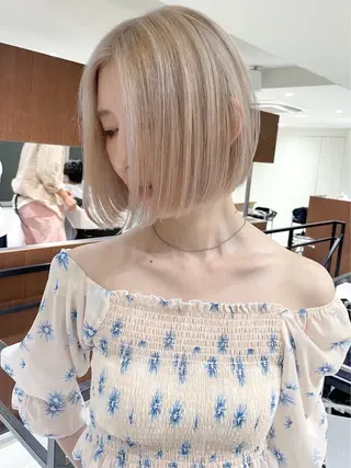 セミロング 艶髪ハイトーン 💎凜💎のヘアスタイル