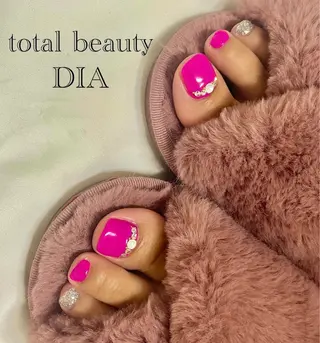 ネイル total beauty DIA所属・ネイリスト SHOKOのネイルデザイン