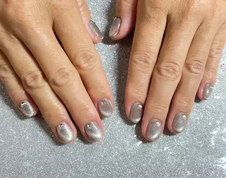 ネイル VIERU 🌈🎀💖のネイルデザイン