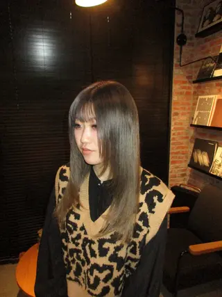 ロング カラー organic＋atelier所属・りお ブリーチ/パーマのヘアスタイル