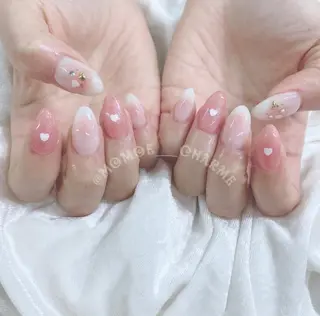 ネイル 遠藤 百恵のネイルデザイン