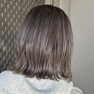 ミディアム 峯 志帆のヘアスタイル