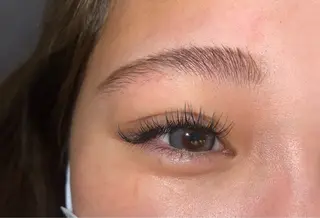 マツエク・マツパ Bish Yanaのヘアスタイル