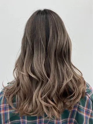 ロング ✨透明感艶カラー YUKI✨のヘアスタイル