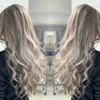 ロング カラー ヘアアレンジ 髪質改善×ハイトーン 中田啄也のヘアスタイル