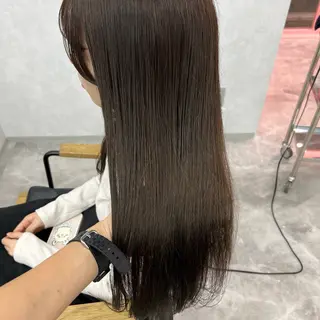 ロング 岸下 理緒のヘアスタイル