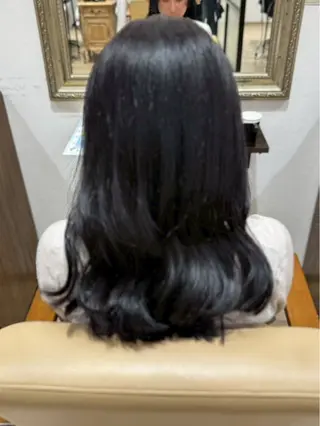 ロング カラー 伊藤 梨緒のヘアスタイル