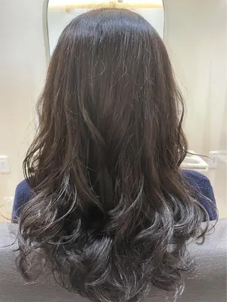 ロング パーマ 艶カラー／ レイヤー／栄／あやかのヘアスタイル