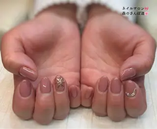 ネイル 森のさんぽ道所属・ショートネイル 森のさんぽ道のネイルデザイン