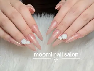 ミディアム Moomi nail salonのネイルデザイン