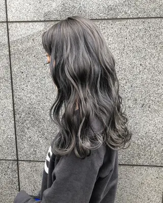 ロング カラー REVE所属・TAKU 美容師のヘアスタイル