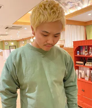 カラー Lita所属・伊藤 皓亮のヘアスタイル