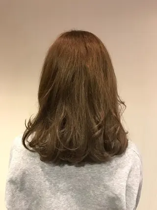 セミロング カラー ひろせ かなのヘアスタイル