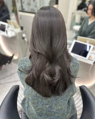 ミディアム カラー 【美髪矯正】 吉村　清志のヘアスタイル