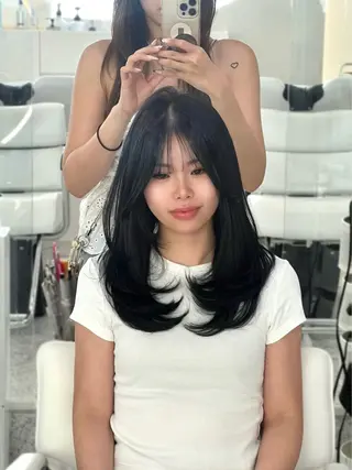 ミディアム カラー GAGA所属・GAGA AMIKAのヘアスタイル