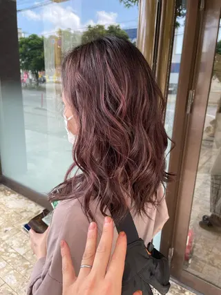 セミロング andKおもろまち店 艶ダブルカラー✨のヘアスタイル