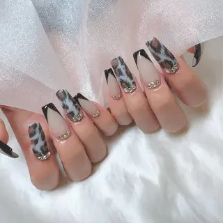 ネイル LOVE NAIL 店長　MIKAのネイルデザイン