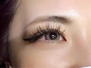 マツエク・マツパ ヘアメイクピカソ所属・ヘアメイクピカソ 髙井久美のマツエク・マツパデザイン