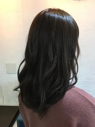 セミロング 松田 由紀子のヘアスタイル