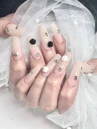 ネイル WOLTOKYO 🦋shizukuのネイルデザイン