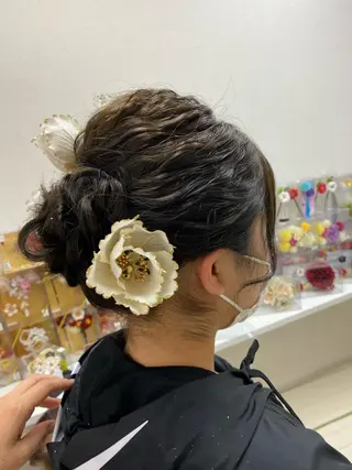 ヘアアレンジ The Best Beauty受付担当のヘアスタイル