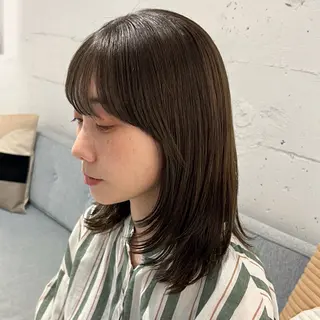 ミディアム カラー 峯田 優花のヘアスタイル