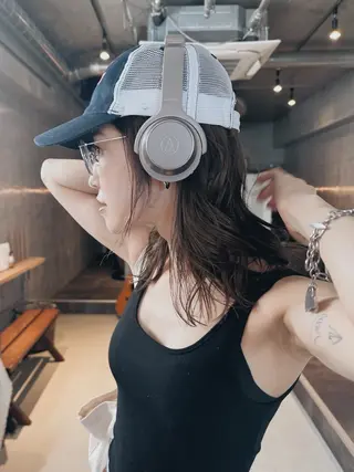 セミロング カラー パーマ 前野 日奈のヘアスタイル