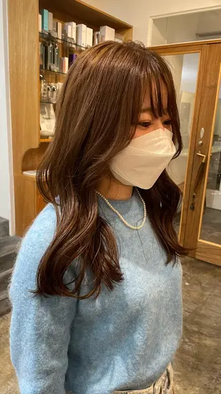 ミディアム オリーブカラー 長谷川のヘアスタイル