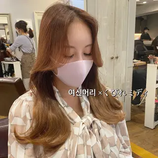 ミディアム カラー SALOWIN 新宿三丁目EAST所属・韓国レイヤー🇰🇷 layercut✂️のヘアスタイル