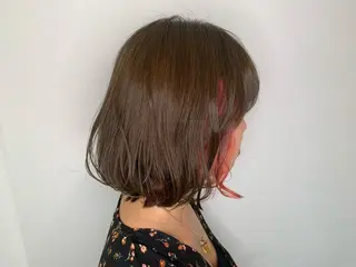 ショート カラー 小森 衣純のヘアスタイル