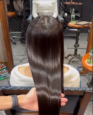 ロング ravens デザインカラーのヘアスタイル