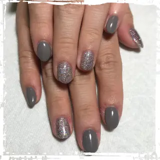 ネイル ECLAT エクラ所属・寺山 千鶴のネイルデザイン