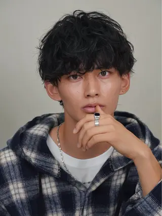 ミディアム メンズ 原宿 フェザーパーマ fifth イノウエのヘアスタイル