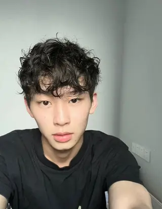 ショート パーマ メンズ 吉田一輝 外国人パーマのヘアスタイル