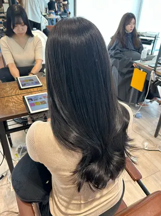 セミロング 🎀大竹美侑／顔まわ りカット／レイヤーのヘアスタイル