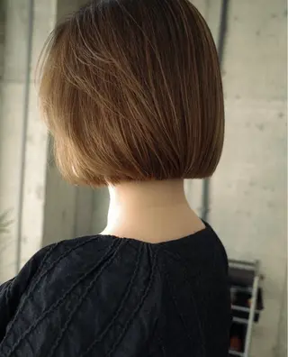 ショート 切りっぱなしボブ/ ブリーチカラー/大塚のヘアスタイル