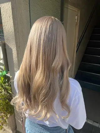 ロング カラー 艶髪/ハイトーン/ ヘアセット/モエノのヘアスタイル