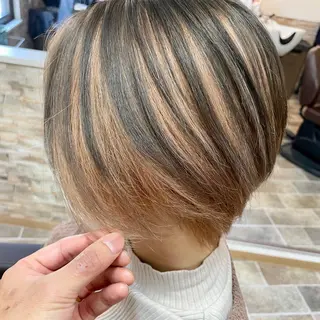 ショート SALOWIN心斎橋Suite店所属・洗っても取れない 髪質改善|OJIROのヘアスタイル