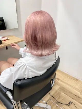 ミディアム カラー akane .のヘアスタイル
