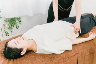 Jeliss~美爪育成ネイル＆頭蓋骨小顔矯正サロン~所属・小顔美容整体& 美爪育成Jelissのエステ・リラクイメージ