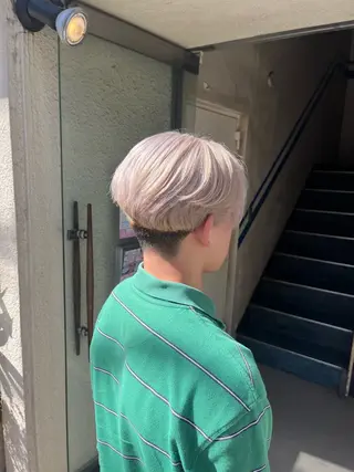 ショート カラー メンズ 艶髪/ハイトーン/ ヘアセット/モエノのヘアスタイル