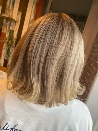 ショート カラー ハイライト/インナー /ブリーチ/レイヤーのヘアスタイル