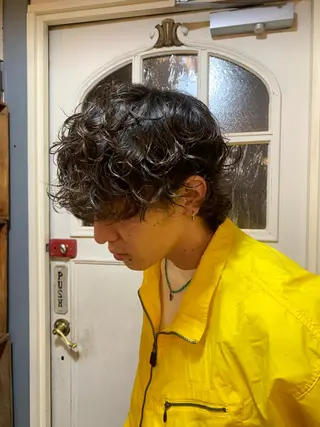 ショート パーマ メンズ 清水千優/パーマ/透 明感カラー/メンズのヘアスタイル